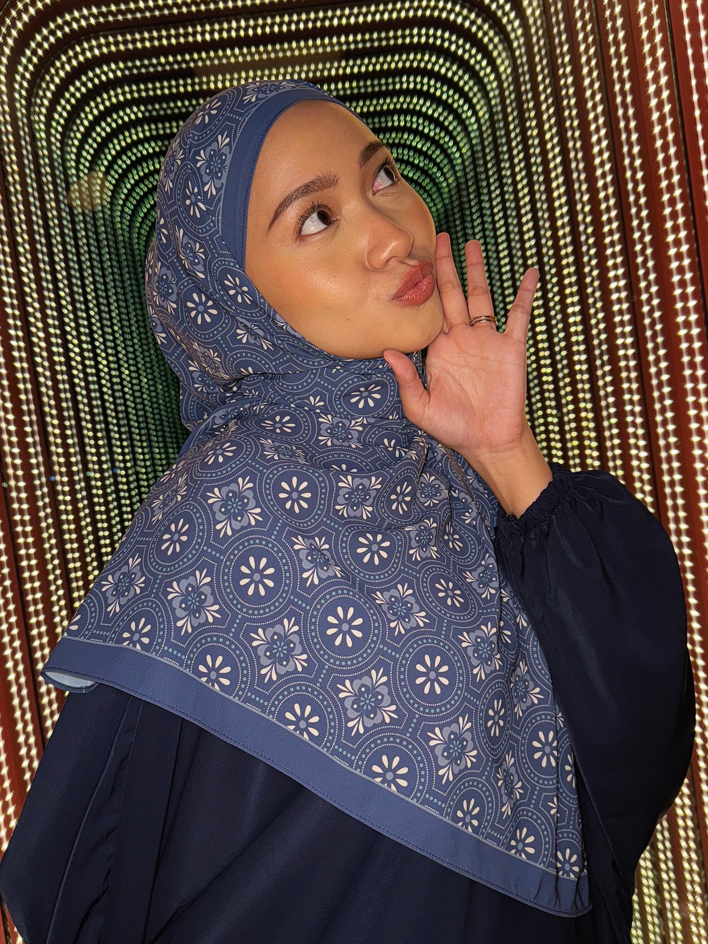 Blumora (Dark Blue)