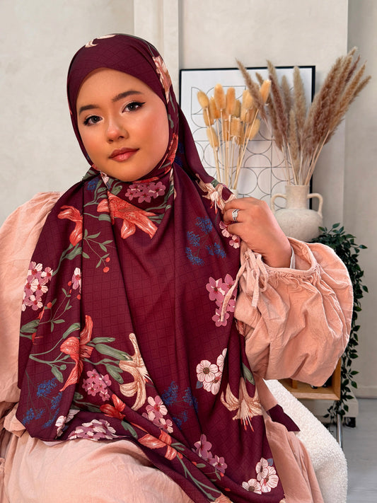 Taman Lily (Deep Burgundy)