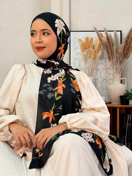 Taman Lily (Black)