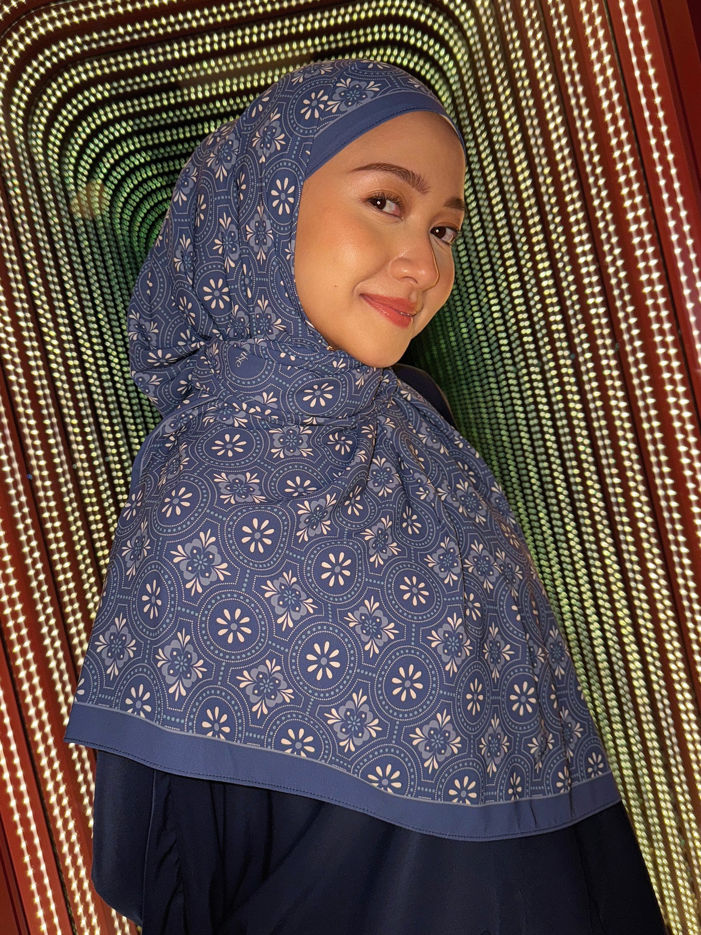 Blumora (Dark Blue)
