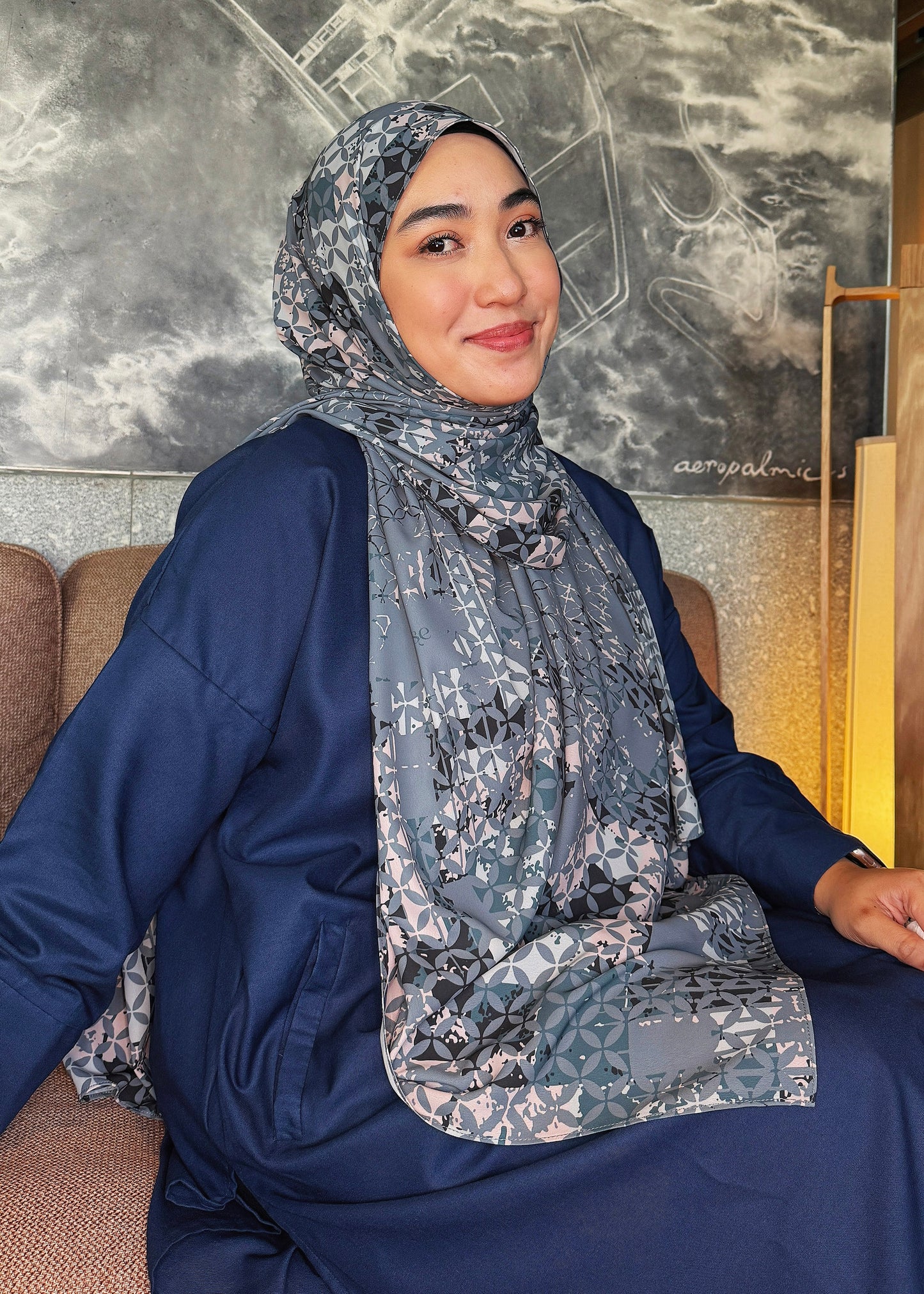 Modern Kawung (Dark Blue)