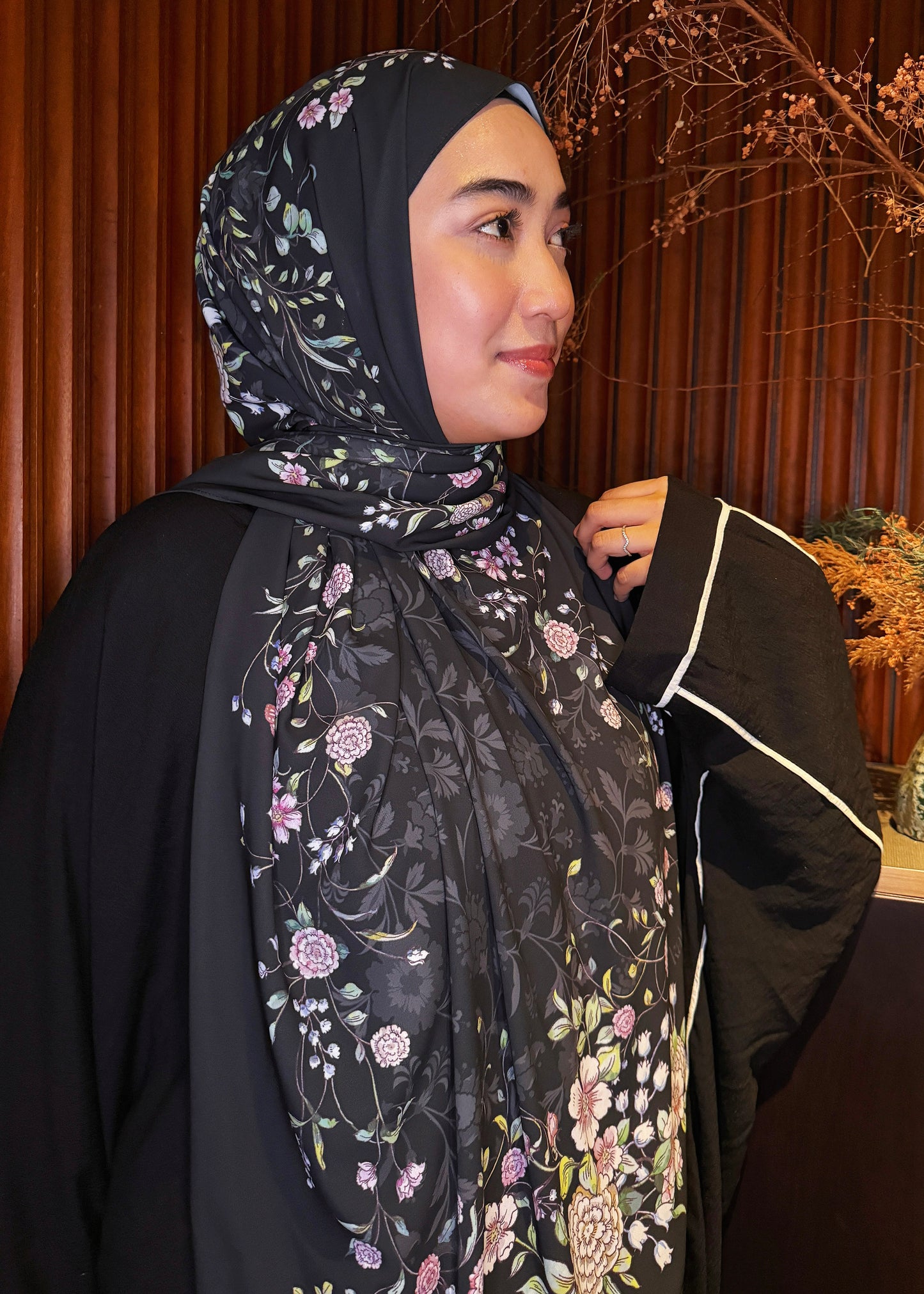 A Thousand Flowers (Black)