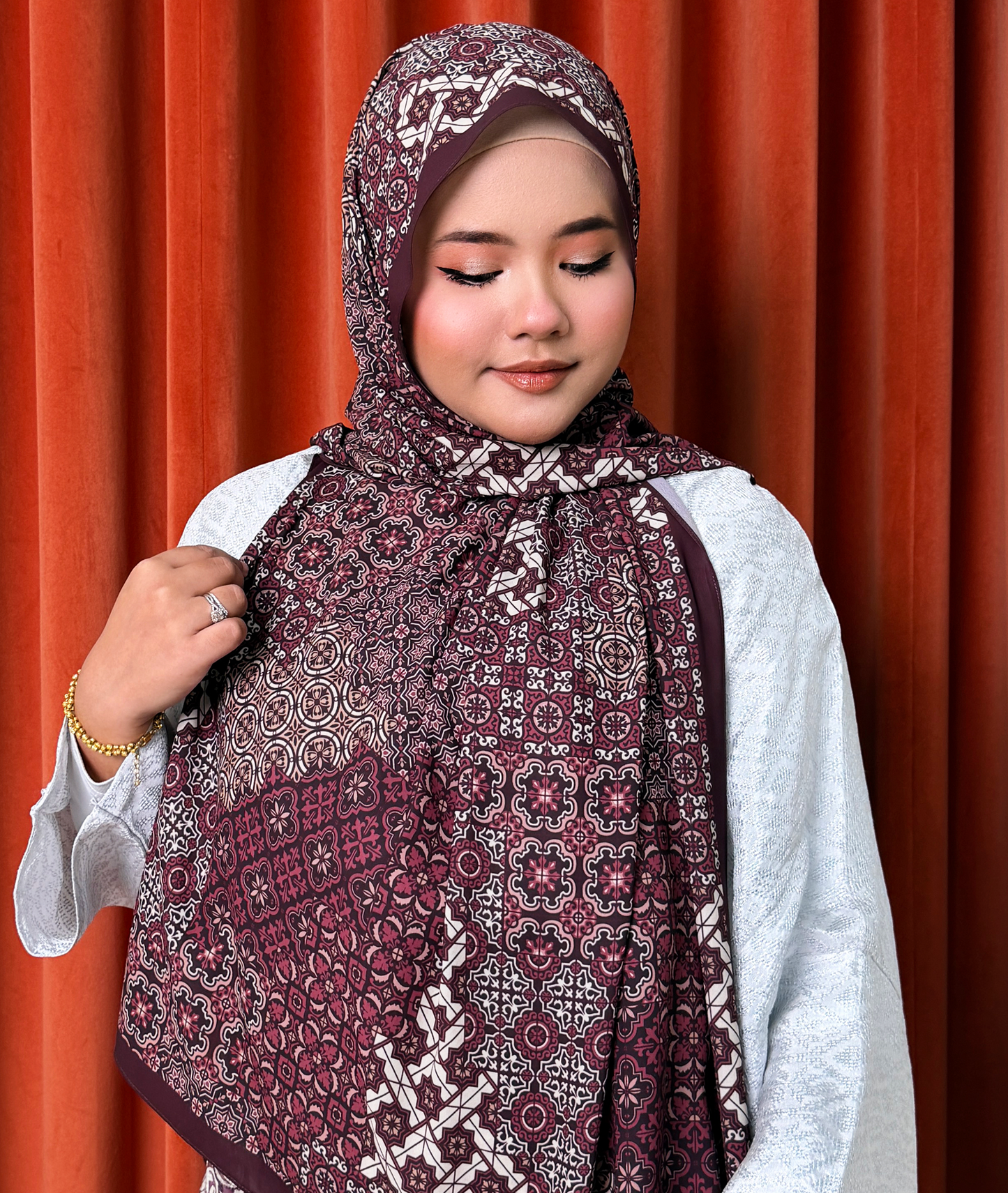 The Heritage Weave (Burgundy)