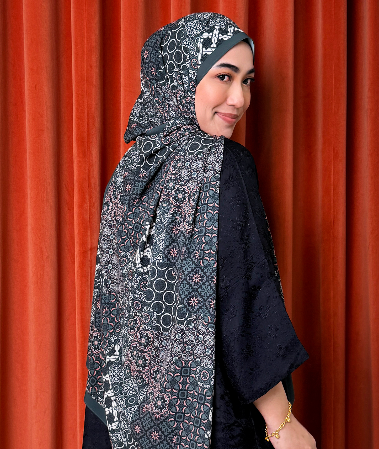 The Heritage Weave (Dark Emerald)