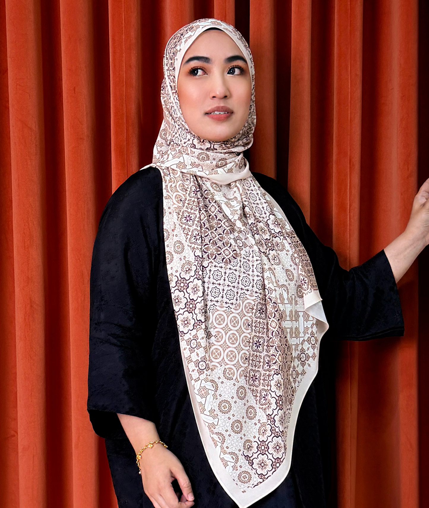 The Heritage Weave (Light Brown)